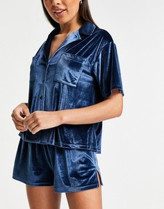 Темно-синий комплект из блестящей велюровой рубашки и шорт для дома ASOS DESIGN