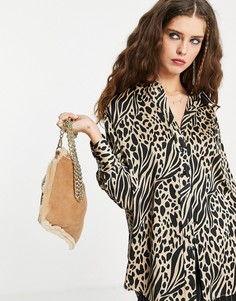 Бежевая атласная рубашка в стиле oversized с новым звериным принтом Topshop-Светло-бежевый цвет