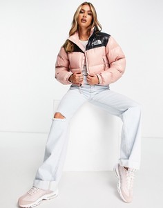 Розовая укороченная куртка The North Face Nuptse-Розовый цвет