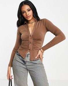 Облегающая коричневая рубашка со сборками и глубоким вырезом ASOS DESIGN-Коричневый цвет