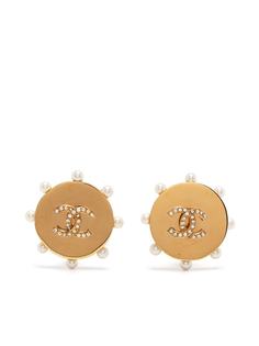 Chanel Pre-Owned серьги-клипсы из искусственного меха 1990-х годов