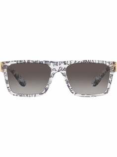 Dolce & Gabbana Eyewear солнцезащитные очки в квадратной оправе с принтом граффити