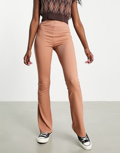 Зауженные брюки клеш в рубчик карамельного цвета Topshop-Коричневый цвет
