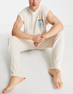 Пижамный комплект из брюк и жилета с принтом на груди ASOS DESIGN-Светло-бежевый цвет