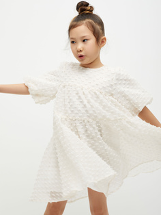 Ярусное платье с вышивкой плюмети для девочек (белый, 110) Sela