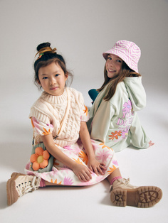 Укороченный вязаный жилет для девочек (белый, 110) Sela