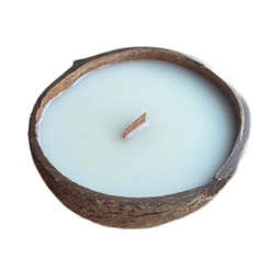 Ароматическая свеча в кокосовой скорлупе с сиянием "день в спа" 400 МЛ Lacire