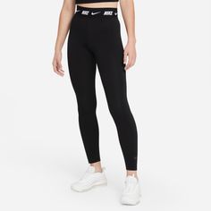 Женские леггинсы Nike Sportswear Club