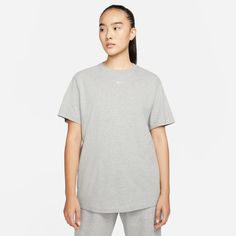 Женская футболка Essential Tee Nike