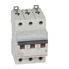 Автоматический выключатель Legrand 407862 DX³ 6000 - 10 кА - тип характеристики C, 3П, 400 В~, 32 А, 3 модуля