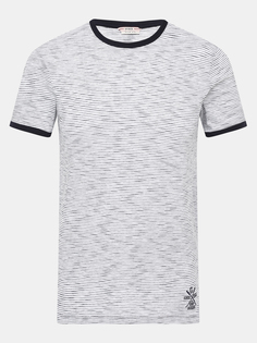 Футболки GUESS