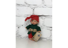 Куклы и одежда для кукол Lamagik S.L. Кукла Джестито Гном мальчик улыбается в зеленой рубашке и красных брюках 18 см