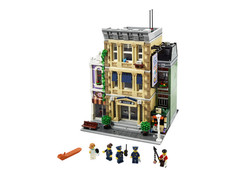 Конструктор Lego Icons Полицейский участок (2923 детали)