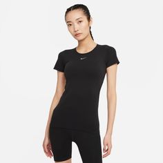 Женская футболка Женская футболка Nike Dri-Fit Aura Slim Fit