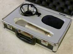 B-2 PRO Behringer