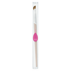 Скошенная кисть для макияжа глаз Wing Man Curved Eyeliner Brush Beautyblender