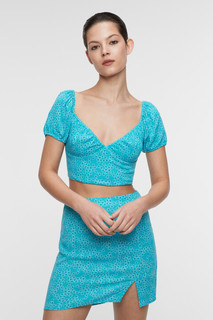 Блузка-топ вискозная укороченная с вырезом-сердечком Befree