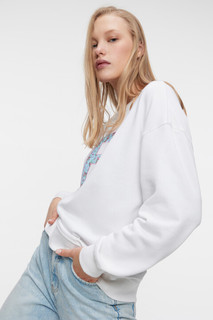 джемпер женский Свитшот oversize хлопковый с принтом-вышивкой Befree