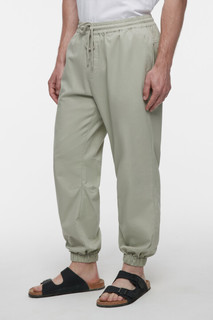 брюки мужские Брюки-джоггеры хлопковые базовые с поясом на завязках Befree
