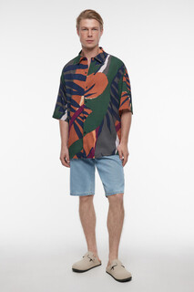 верхняя сорочка мужская Рубашка прямая вискозная с тропическим принтом Befree