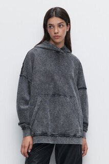 джемпер женский Худи oversize с капюшоном и состаренным эффектом Befree