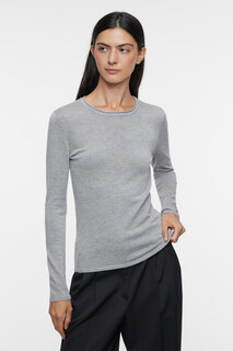 джемпер женский Джемпер вязаный вискозный полуприлегающего кроя Befree