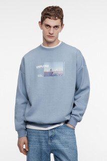 Свитшот oversize утепленный с принтом и надписями Befree