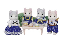 Игровые фигурки Sylvanian Families Семья кошечек с кудрявыми ушками