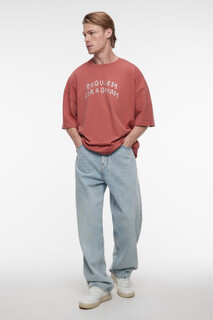 футболка мужская Футболка oversize с открытыми срезами и принтом-вышивкой Befree