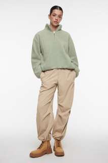 джемпер женский Толстовка oversize из экомеха с воротником на молнии Befree