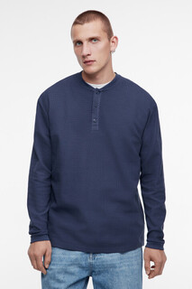 Лонгслив oversize хлопковый с застежкой на груди Befree
