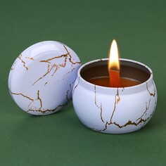 Свеча в железной банке из пчелиного воска Зимнее волшебство