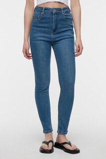 брюки джинсовые женские Джинсы mom fit с облегающей посадкой Befree