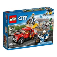Конструктор LEGO City 60137 Побег на буксировщике