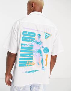 Белая рубашка свободного кроя с принтом баскетбольного мяча на спине ASOS DESIGN