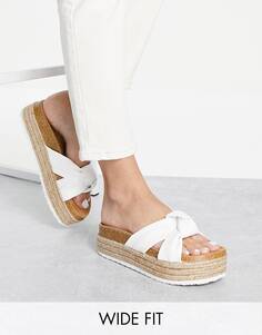 Белые сандалии на плоской подошве с узлом ASOS DESIGN Wide Fit Teegan