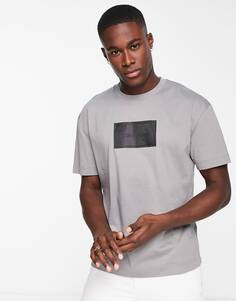 Серая комфортная хлопковая футболка с текстурированным логотипом Calvin Klein