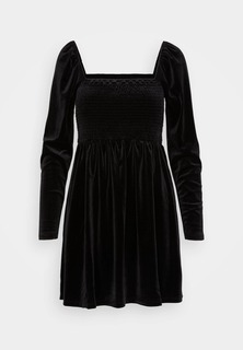 Платье Gap Smocked Mini Elegant, черный