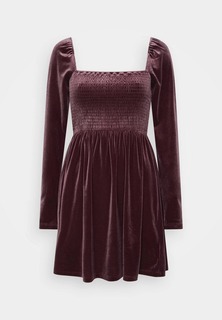 Платье Gap Smocked Mini Elegant, темно-бордовый