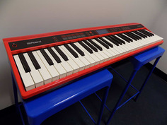 Roland GO:KEYS 61-клавишная клавиатура для создания музыки с Bluetooth и блоком питания Go-61K