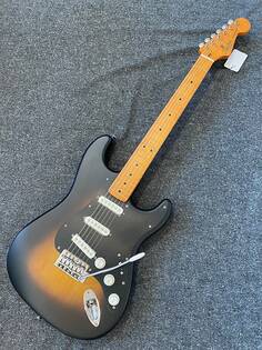 Squier 40th Anniversary Stratocaster Satin Wide 2-Color Sunburst # ISSC22000017 (8 фунтов, 5,5 унции)