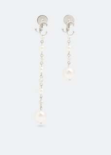 Серьги JIMMY CHOO Pearl Drop earrings, серебряный