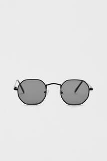 Черные солнцезащитные очки в геометрической оправе Pull&amp;Bear, черный
