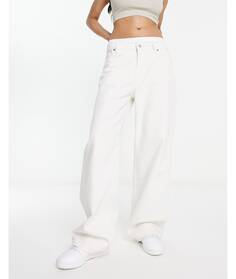 Белые джинсы свободного кроя с заниженной талией Monki Naoki