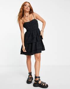 Черное мини-платье в стиле Reclaimed Vintage с баской по низу и вышивкой