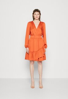 Элегантное платье ярко-оранжевого цвета Swing