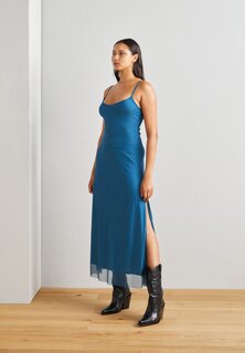 Длинное платье темно-бирюзового цвета WAL G