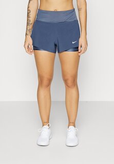 Спортивные шорты Nike