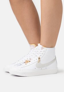 Высокие кроссовки Nike Wmns Blazer Mid &apos;77 Ac, белый / белый саммит