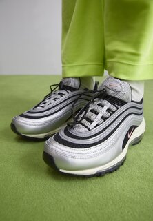 Кроссовки Nike Wmns Air Max 97 Rc, черный / ягоды пустыни